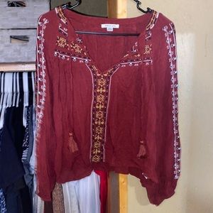 Dress shirt, barely worn, it’s in great condition.